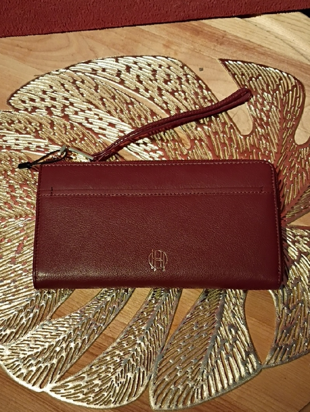 House of Harlow 1960 Wine Red Wristlet Wallet